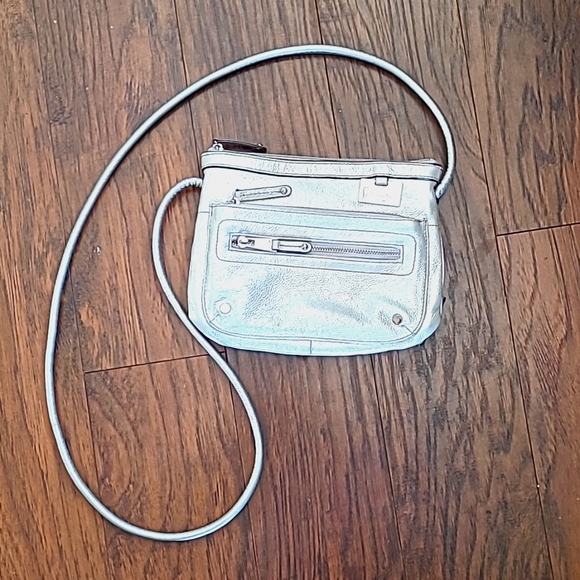 Tignanello Silver Pebble Leather Crossbody Bag - Picture 2 of 6